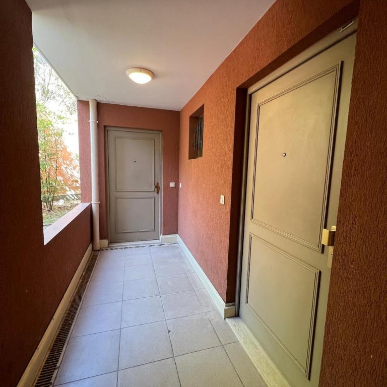 Grand studio avec terrace et parking - Studio Apartment - 16