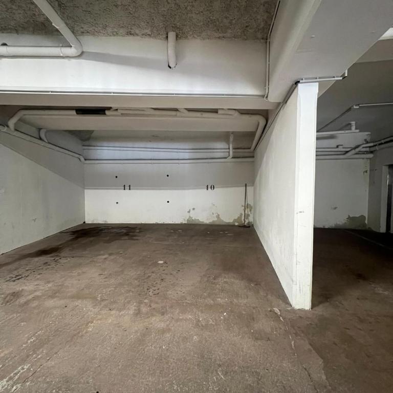 Grand studio avec terrace et parking - Studio Apartment - 17