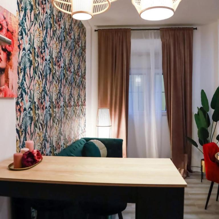 ART DECO BOUTIQUE Julia - Two-Bedroom Deluxe Apartment - 11