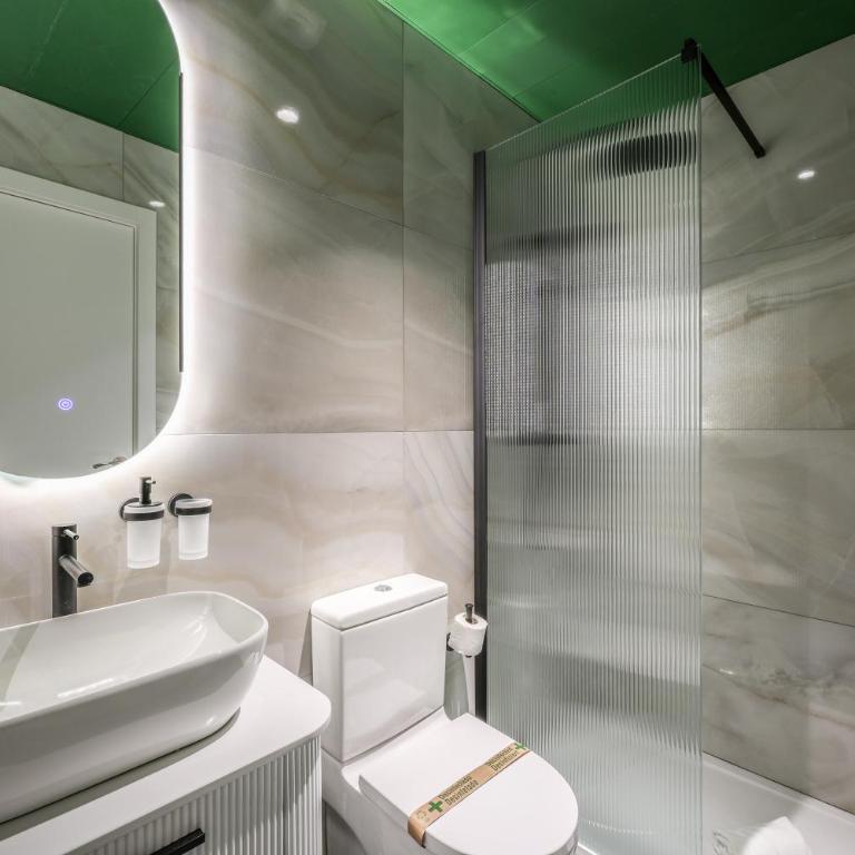 AmazINN Collection Madrid Plaza Mayor - Apartamento Deluxe de 2 dormitorios con balcón - 10
