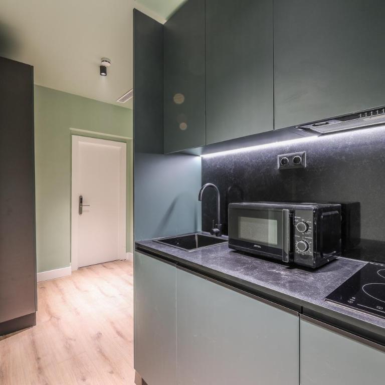 AmazINN Collection Madrid Plaza Mayor - Apartamento Deluxe de 2 dormitorios con balcón - 22