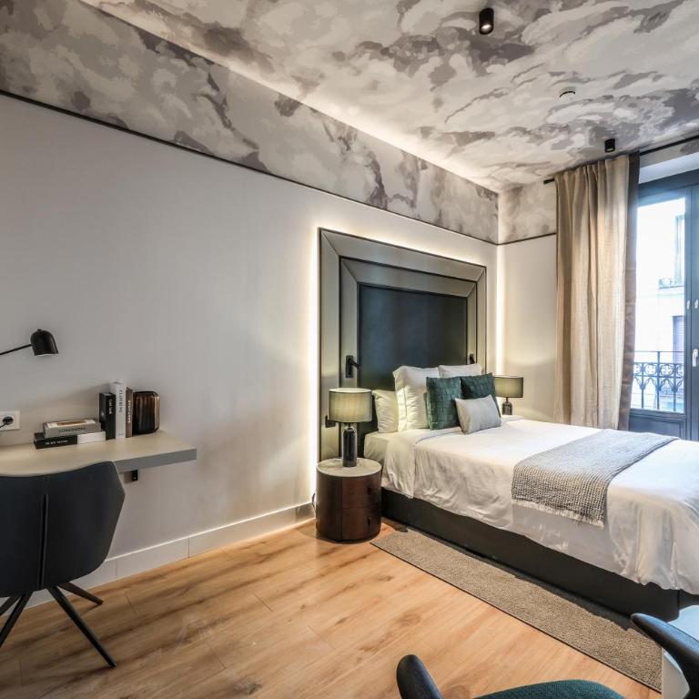 AmazINN Collection Madrid Plaza Mayor - Apartamento Deluxe de 2 dormitorios con balcón - 13