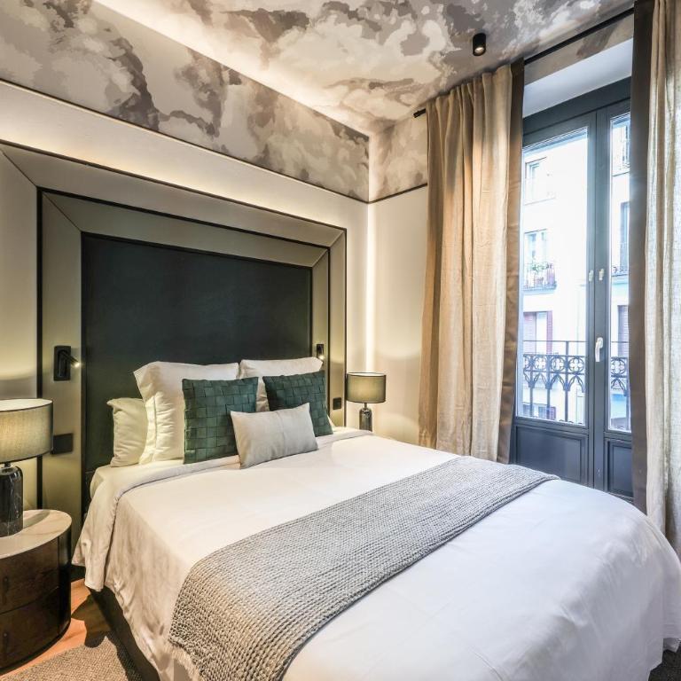AmazINN Collection Madrid Plaza Mayor - Apartamento Deluxe de 2 dormitorios con balcón - 21