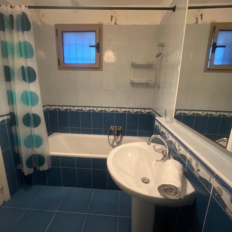 Grand studio avec terrace et parking - Studio Apartment - 11