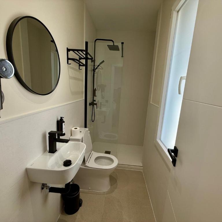 Mucho Madrid - Camera Doppia con Letti Singoli con Bagno - 8