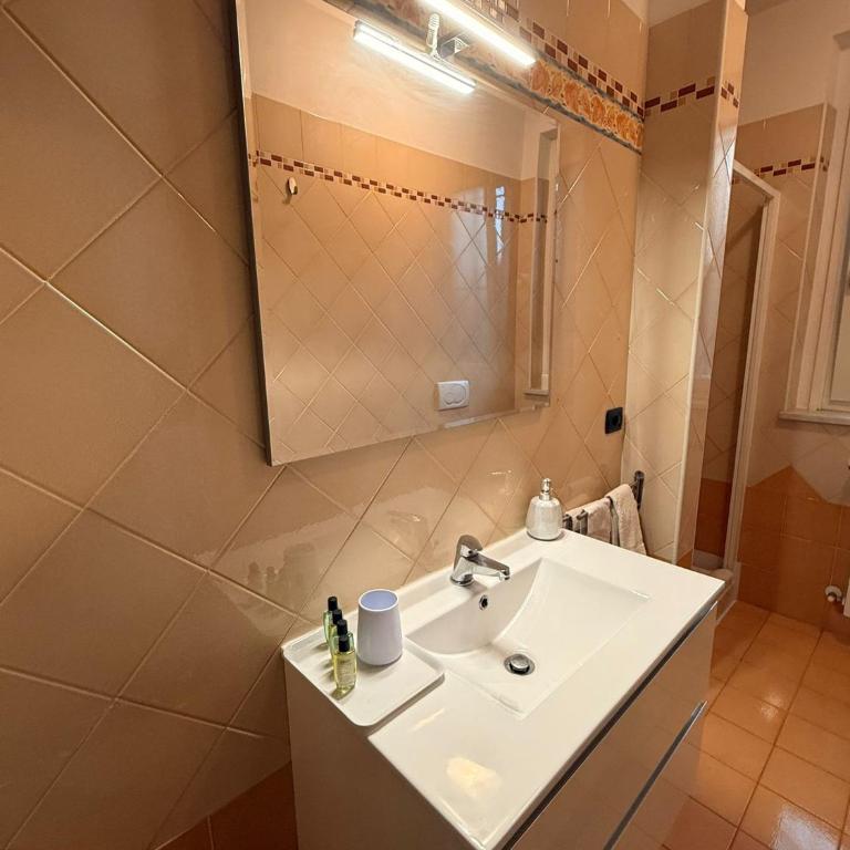 Appartamento Incantevole a 100metri dal mare e accanto alla Pista Ciclabile - Appartamento Deluxe con 1 Camera da Letto e Vista Giardino - 29