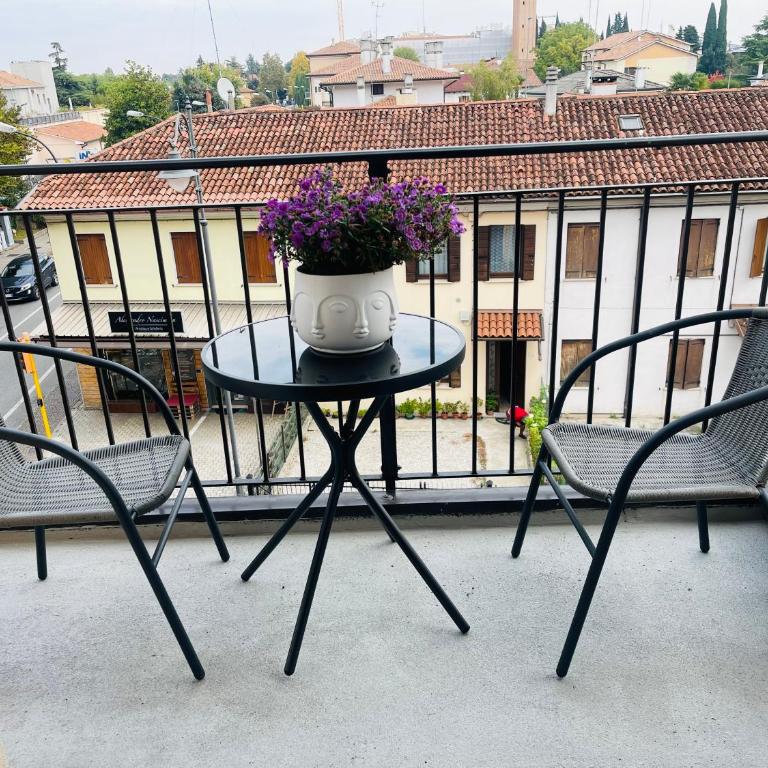 Elegant & Spacious - 30 min from Venice - King beds! - Three-Bedroom Apartment - 23