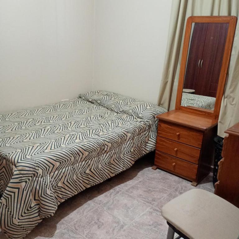 Casa Rawson - One-Bedroom House - 8