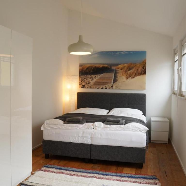 Green oasis with large balcony & parking - Two-Bedroom Apartment - 3