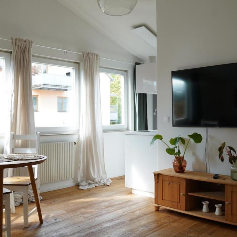 Green oasis with large balcony & parking - Two-Bedroom Apartment - 5
