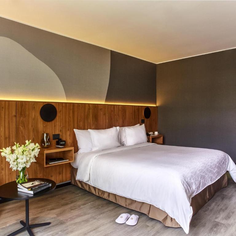 Pullman Lima San Isidro - Habitación Superior con cama extragrande - 1