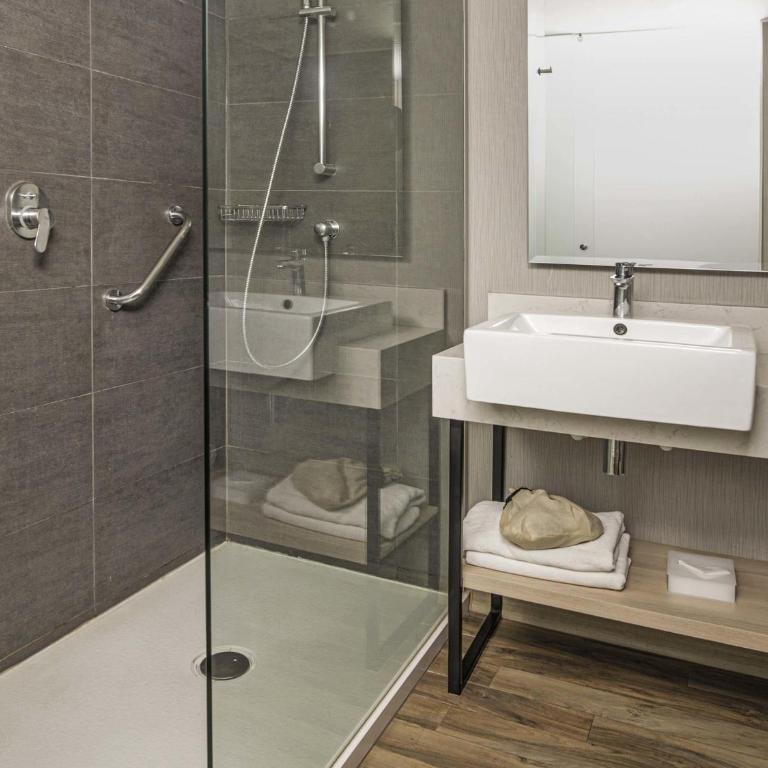 Pullman Vina del Mar San Martin - Habitación Deluxe Premium con vistas a la ciudad - 2 camas individuales - Planta superior - 6