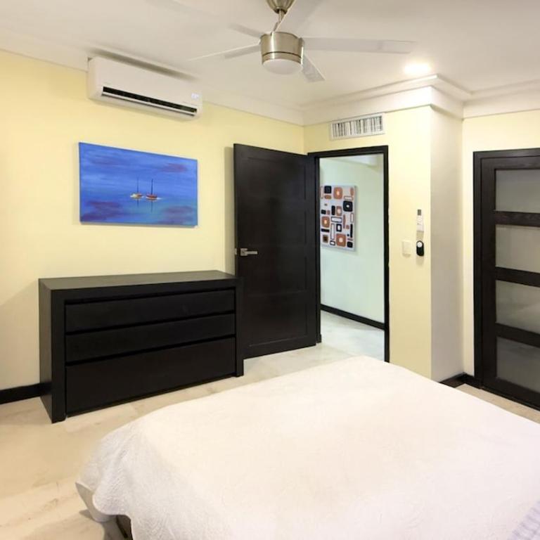 Big & Luxury 2 Bedroom Condo on 5th Ave, King Bed, 2 Baths, Steps from the beach - Two-Bedroom Apartment with Private Pool - 16