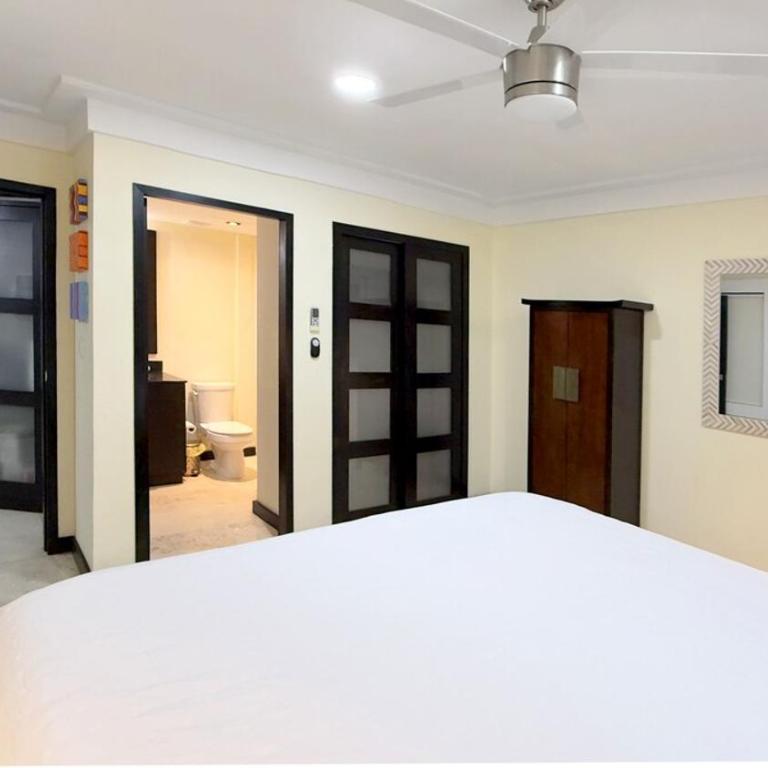 Big & Luxury 2 Bedroom Condo on 5th Ave, King Bed, 2 Baths, Steps from the beach - Two-Bedroom Apartment with Private Pool - 3