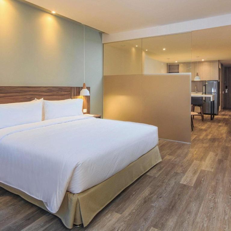 Novotel Medellin El Tesoro - Suite Superior con cama grande y sofá cama - 1