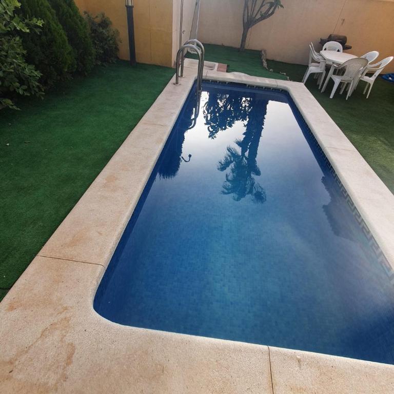 Bungalow con piscina 28 - Three-Bedroom House - 22