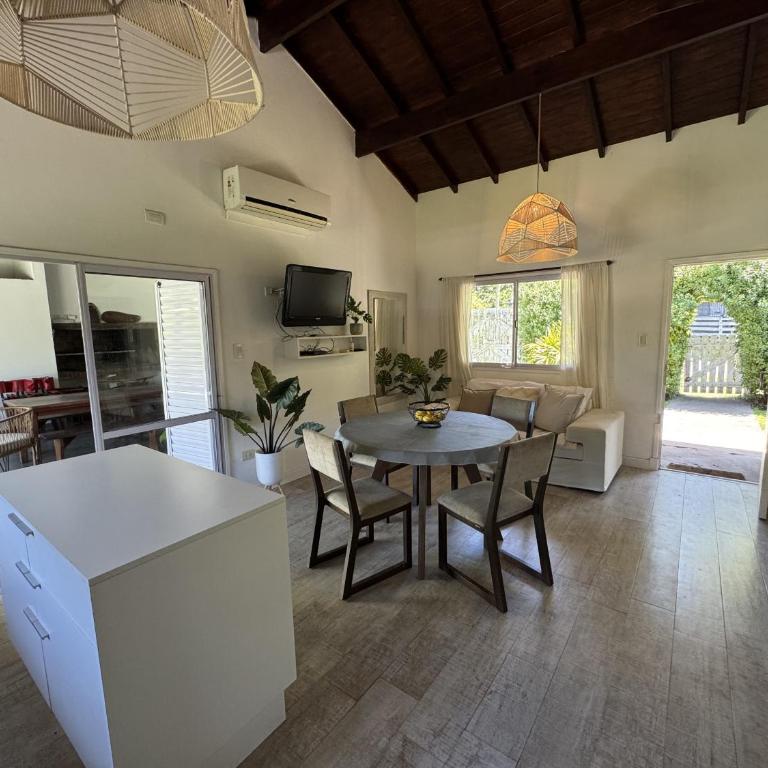 Casa Lujan - Casa en Acantilados con Pileta y Parrilla para 4 PAX - Hola Sur - Casa de 2 dormitorios - 1