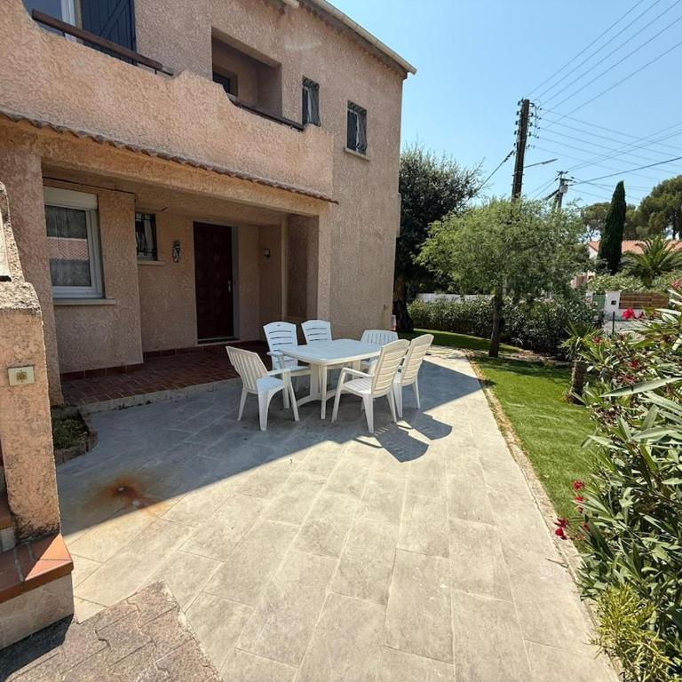 Family Apartment by the Sea with Garden - Maison de Vacances - 4