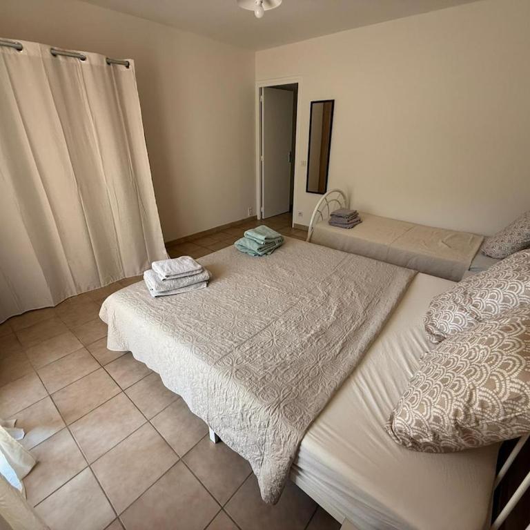 Family Apartment by the Sea with Garden - Maison de Vacances - 9