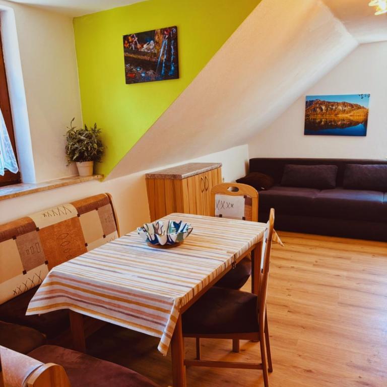 Bergblick Apartments - Natur & Panorama in Bad Ischl - Apartment mit 1 Schlafzimmer - 4