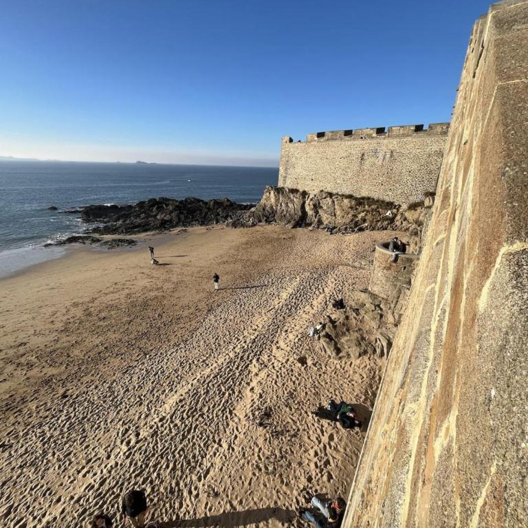 Studio calme intra-muros à 150m de la plage - Appartamento con 1 Camera da Letto - 25