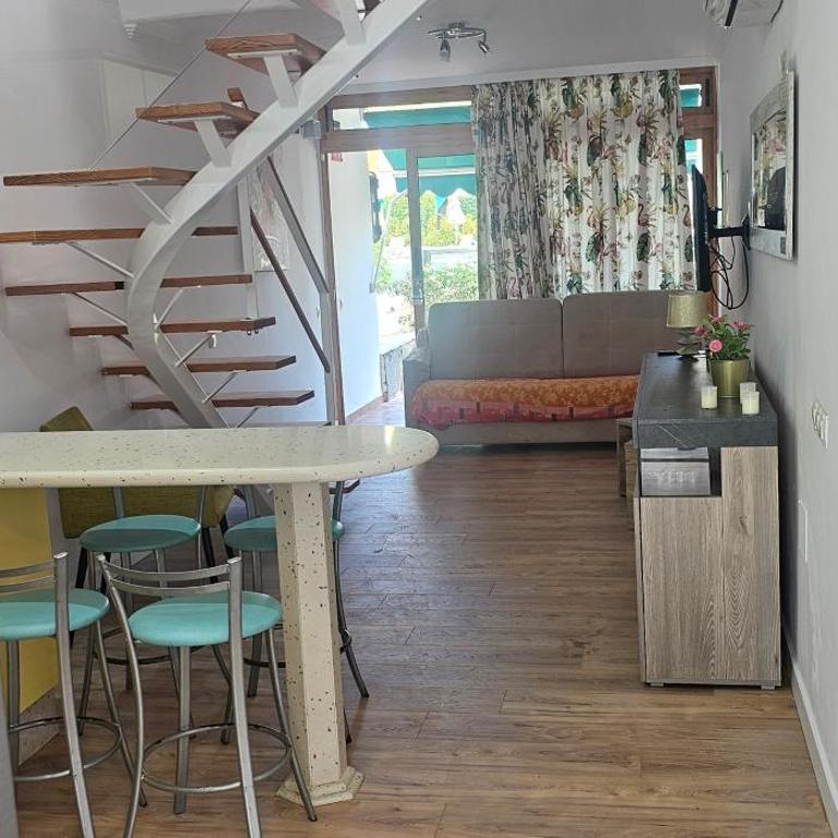 Barber Las Brisas - Two-Bedroom Apartment - 17