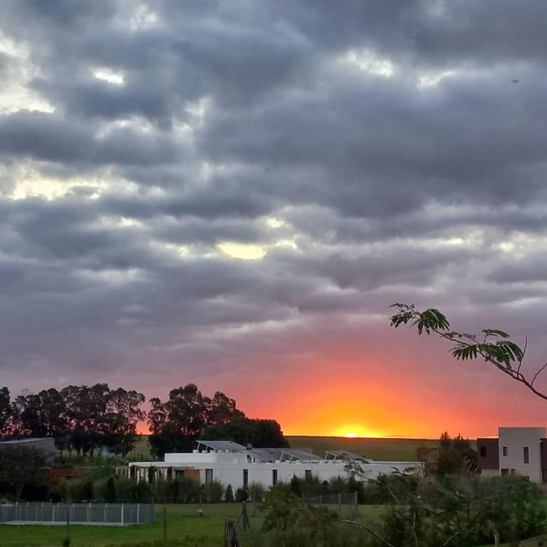 Atardecer de San Benito - Three-Bedroom House - 9