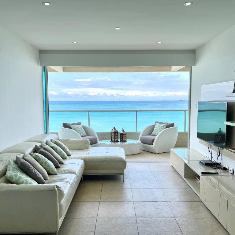 Beach front Ocean view, pool Family Apt Salinas - Apartment - 1