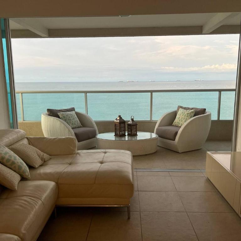 Beach front Ocean view, pool Family Apt Salinas - Apartment - 8