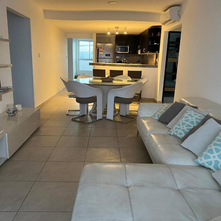 Beach front Ocean view, pool Family Apt Salinas - Apartment - 7