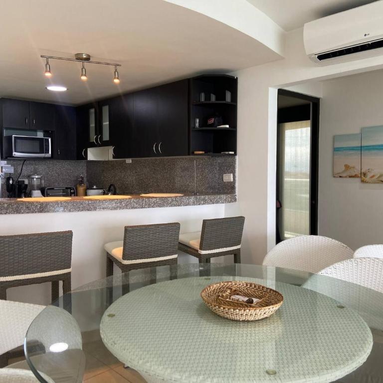 Beach front Ocean view, pool Family Apt Salinas - Apartment - 15