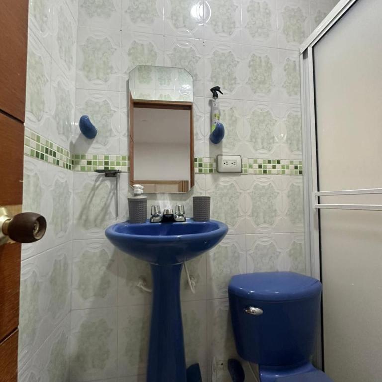 Apartamento con cinco habitaciones y parqueadero - Apartamento - 15