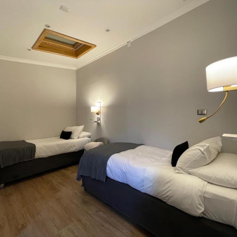 Hostal Boutique Puerta Roja - Habitación Doble Estándar - 2 camas - 5