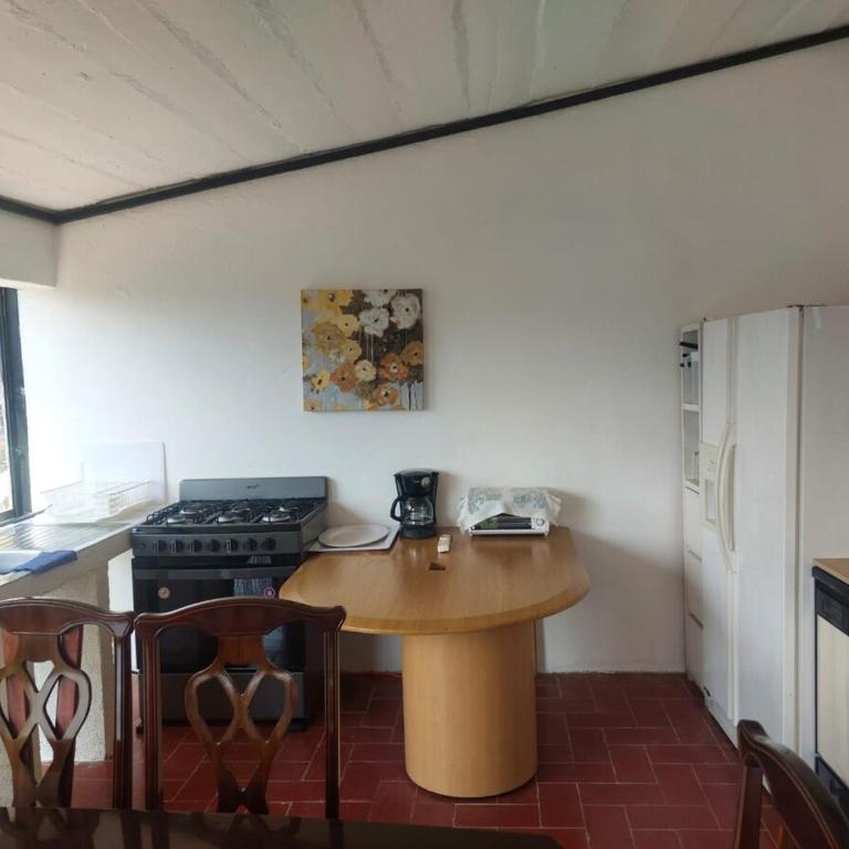 Casa Grande, Casita, Gran Jardín, Juegos para 19 personas en el Pueblo - Casa de 8 dormitorios - 16