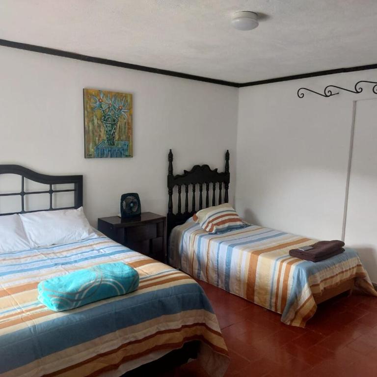 Casa Grande, Casita, Gran Jardín, Juegos para 19 personas en el Pueblo - Casa de 8 dormitorios - 35
