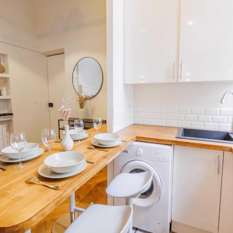 Quiet apartment 1BR 4P - Quartier du Mail - One-Bedroom Apartment - 9