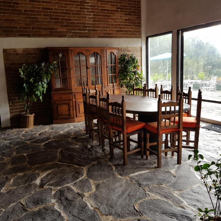 Casa Grande, Casita, Gran Jardín, Juegos para 19 personas en el Pueblo - Casa de 8 dormitorios - 11
