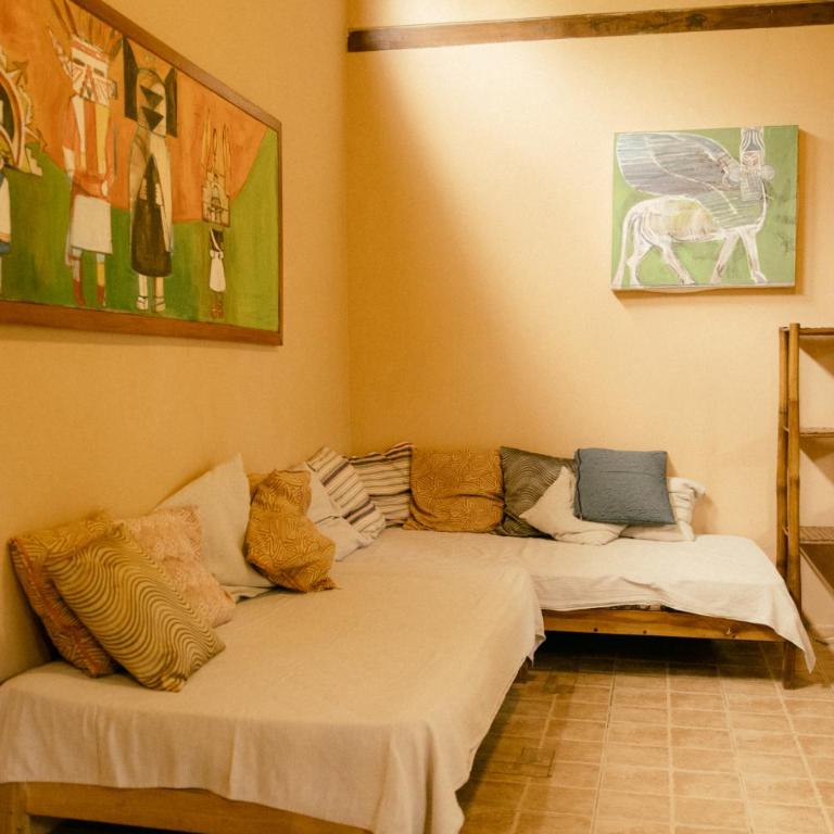 Hostal Rosa Mística - Family Room with Private Bathroom - 4