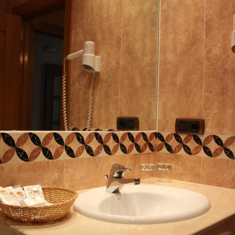 Hotel Las Moreras - Habitación Doble - 1 o 2 camas - 4