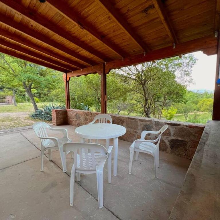 Nature's Peace: Cozy Cabin for 4 Near River - Standard Villa - 9