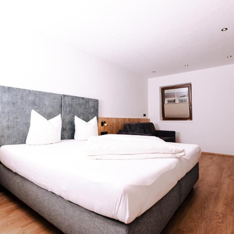 Gasthof Aigner *** - Comfort Vierbettzimmer - 5