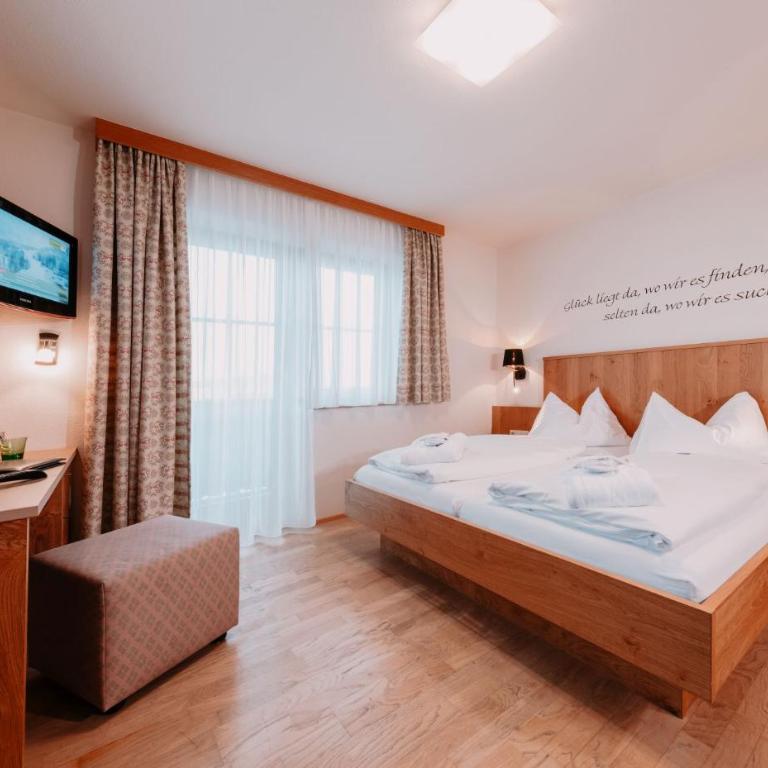Hotel Schröckerhof - Doppelzimmer mit Balkon - 4