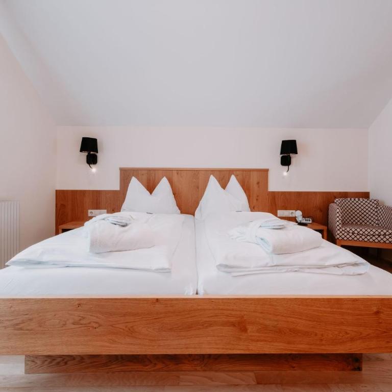 Hotel Schröckerhof - Doppelzimmer mit Balkon - 2
