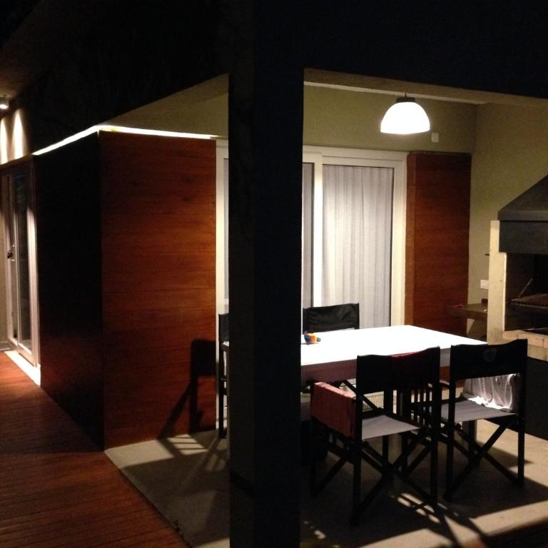 Casa 3 ambientes - 110m2- Tierra Santa Mar Azul - Apartamento de 2 dormitorios - 25