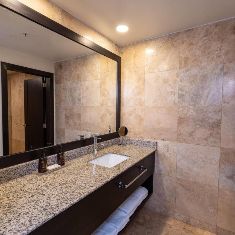 Wyndham Quito Airport - Suite Junior con cama grande - no fumadores - 6