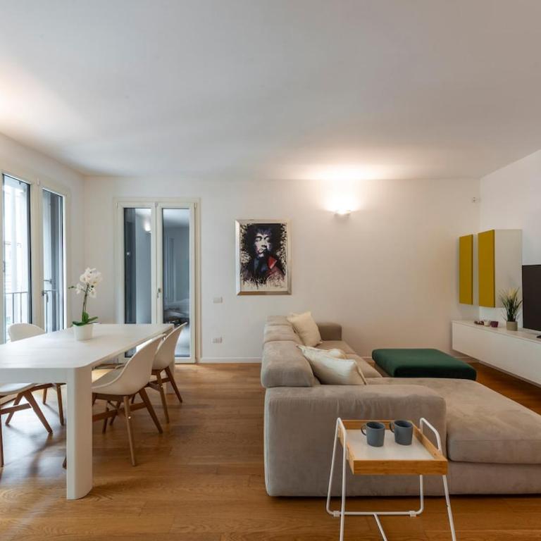 B Home - Elegant Apt with Terrace & Gym - Appartamento con 2 Camere da Letto - 2