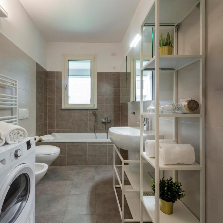 B Home - Elegant Apt with Terrace & Gym - Appartamento con 2 Camere da Letto - 22