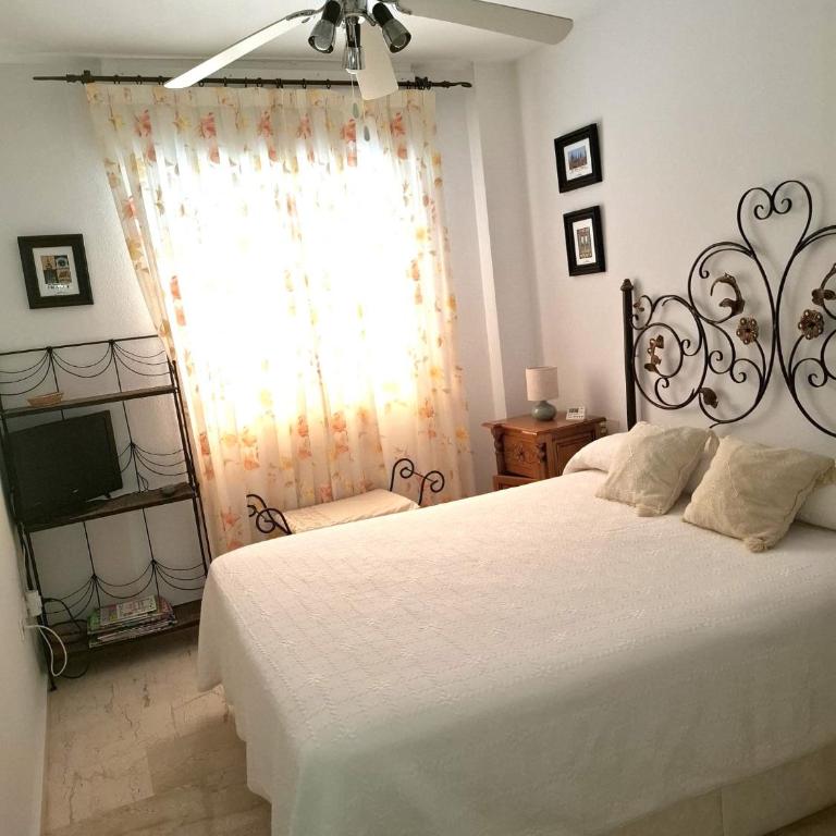 Bajo con jardín en Cascadas de las Marina - Two-Bedroom Apartment - 5