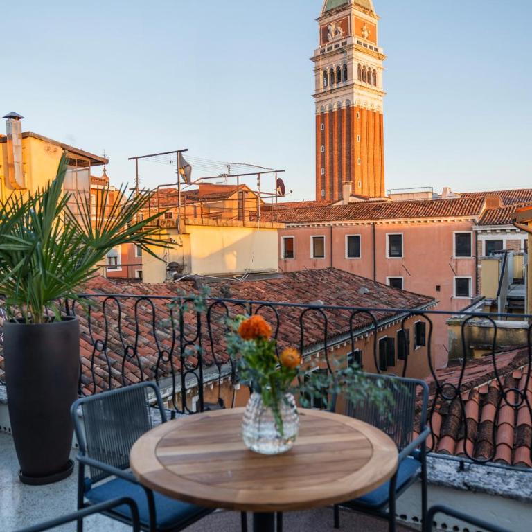 Palazzo Rota Luxury Apartments - Appartamento con 2 Camere da Letto e Terrazza - 4