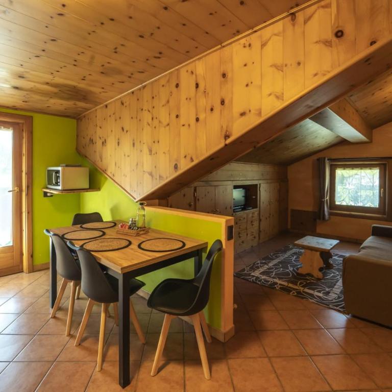 Wood Apartment Balcony - One-Bedroom Apartment - 2